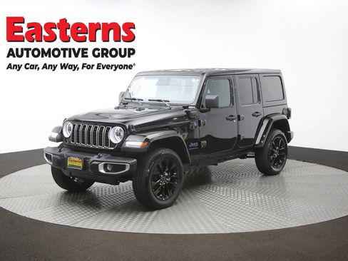 Used 2025 Jeep Wrangler Unlimited Sahara w/ Safety Group AWD/4WD image 55