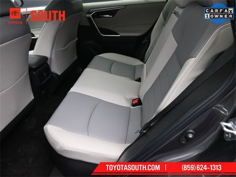 Used 2023 Toyota RAV4 XLE Premium image 10
