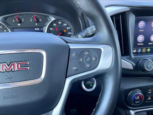 Used 2024 GMC Terrain SLT AWD/4WD image 24