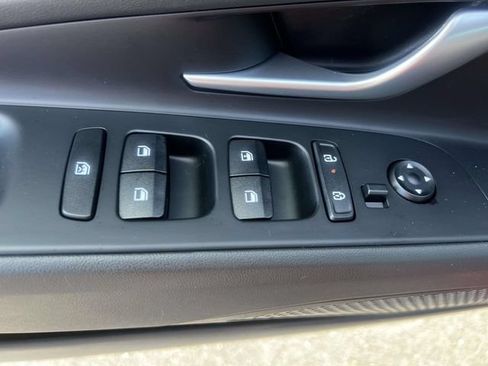 Certified 2026 Hyundai Elantra SE FWD image 17