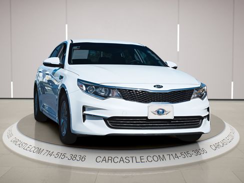 Used 2017 Kia Optima LX FWD image 4