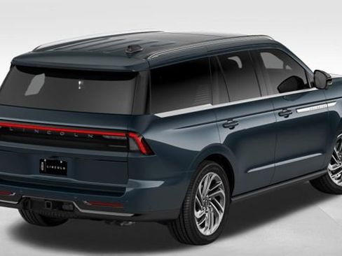 New 2026 Lincoln Navigator Reserve AWD/4WD image 3