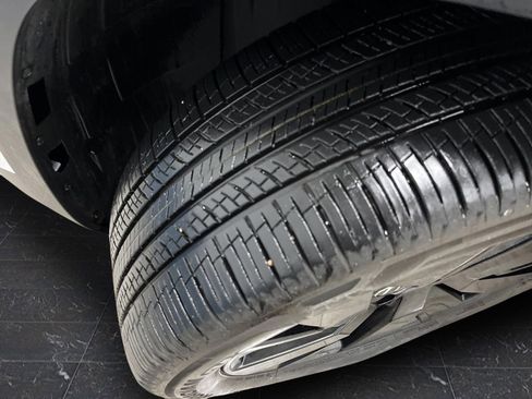 Used 2025 Volkswagen Atlas Cross Sport SE w/ Panoramic Sunroof Package image 37