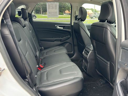 Used 2018 Ford Edge Titanium w/ Equipment Group 302A AWD/4WD image 11