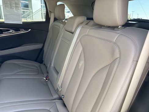 Used 2021 Lincoln Nautilus Reserve w/ Equipment Group 201A image 14