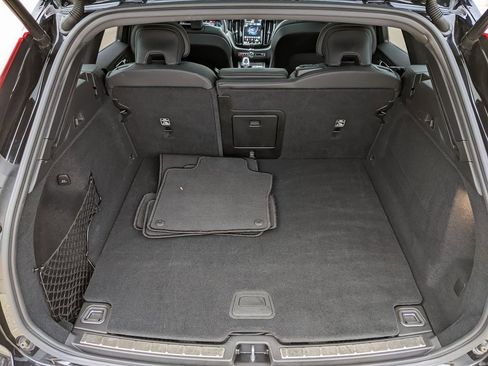 Certified 2024 Volvo XC60 T8 Ultimate w/ Climate Package image 26