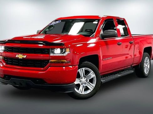 Used 2016 Chevrolet Silverado 1500 Custom w/ Custom Convenience Package AWD/4WD image 3