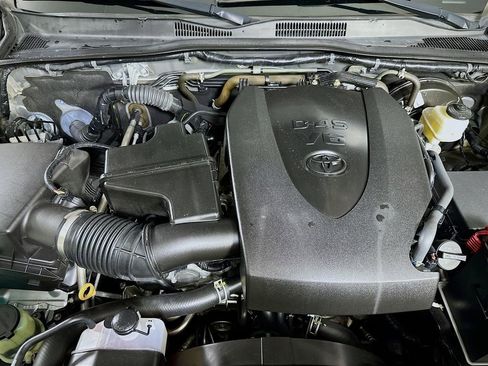 Used 2020 Toyota Tacoma TRD Sport w/ TRD Premium Sport Package image 9