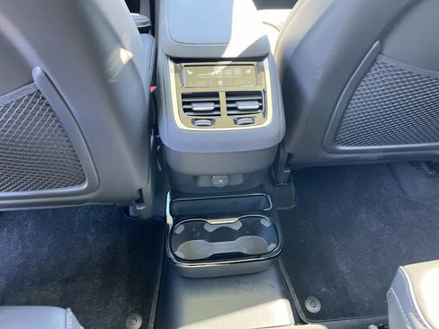 Used 2025 Volvo XC90 B6 Ultra image 17