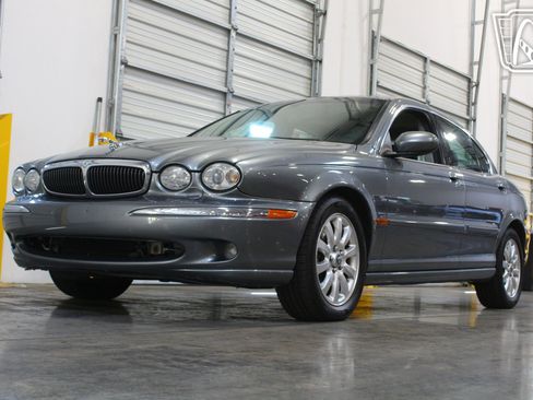 Used 2002 Jaguar X-TYPE 2.5 AWD/4WD image 2