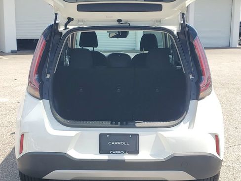 Used 2023 Kia Soul LX w/ Option Group 015 FWD image 9