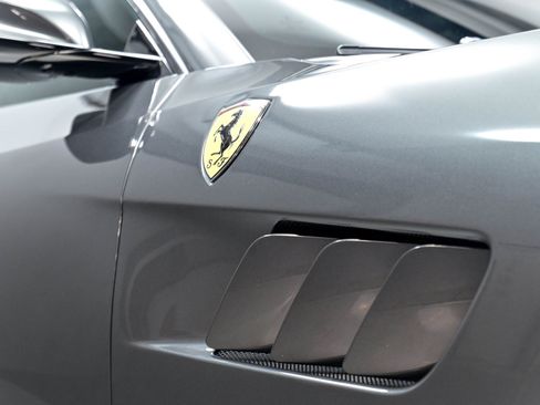 Used 2017 Ferrari GTC4Lusso AWD/4WD image 27