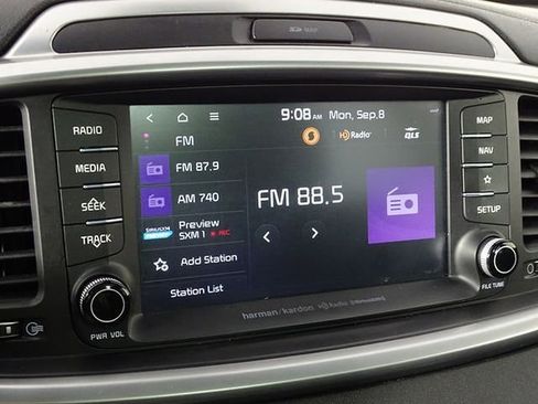 Used 2019 Kia Sorento SX image 35