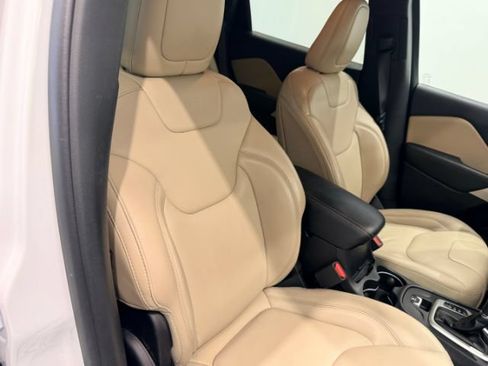 Used 2018 Jeep Cherokee Limited AWD/4WD image 31