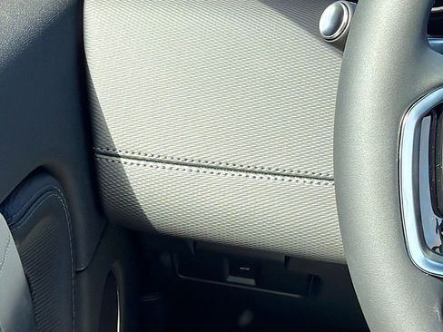 New 2026 Land Rover Discovery Sport Landmark image 35