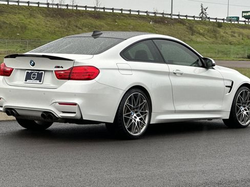 Used 2016 BMW M4 Coupe image 3