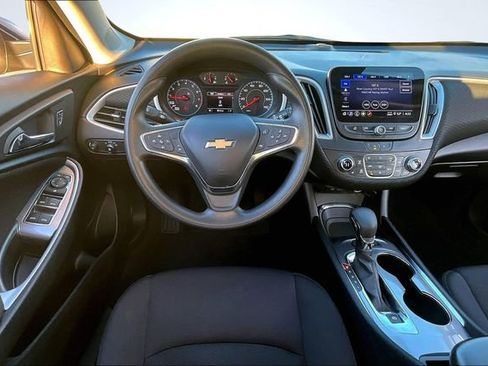 Used 2024 Chevrolet Malibu LT image 8