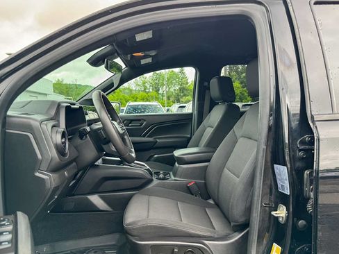 Used 2023 Chevrolet Colorado Trail Boss w/ Technology Package AWD/4WD image 14