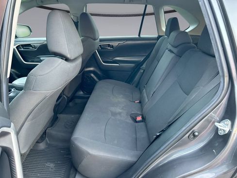 Used 2021 Toyota RAV4 LE FWD image 27