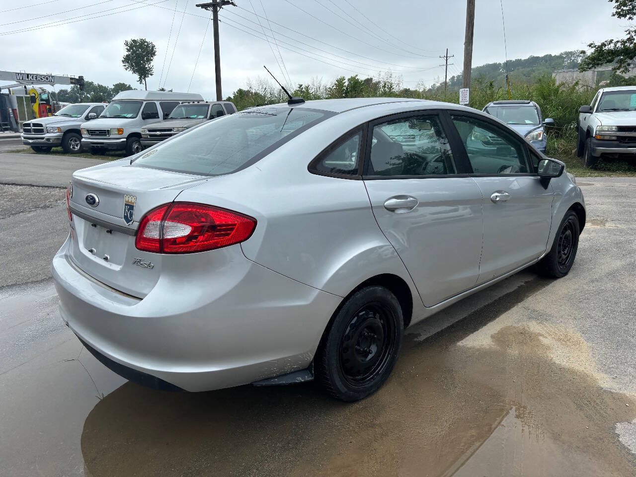 Used 2013 Ford Fiesta S FWD image 6