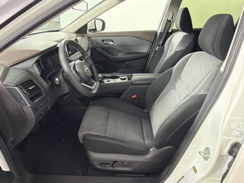Used 2023 Nissan Rogue SV AWD/4WD image 5