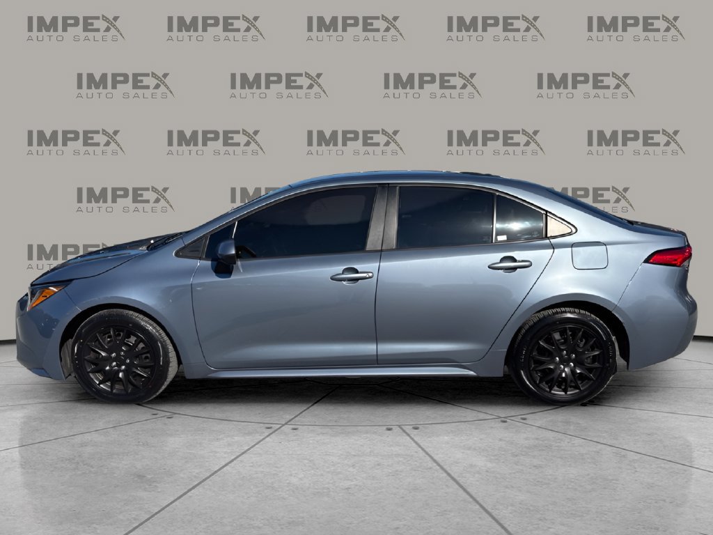 Used 2024 Toyota Corolla LE FWD image 2