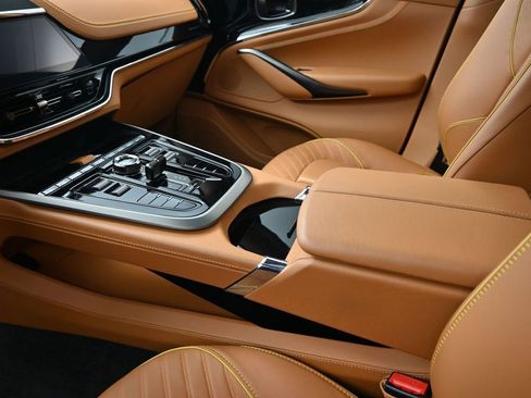 Used 2025 Aston Martin DBX 707 AWD/4WD image 21