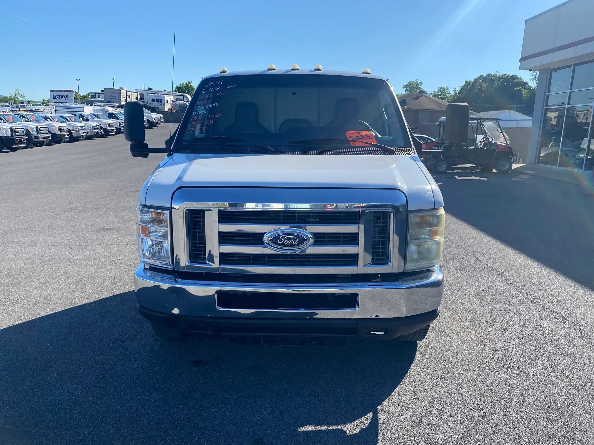 Used 2011 Ford E-450 and Econoline 450 Super Duty RWD image 2