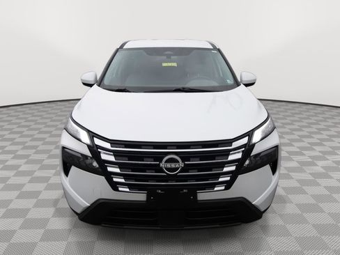 Used 2025 Nissan Rogue SV AWD/4WD image 2