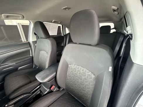 Used 2025 Mitsubishi Outlander Sport AWD image 14
