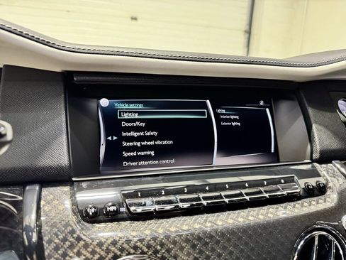 Used 2023 Rolls-Royce Cullinan Black Badge w/ Dark Exterior Package image 29