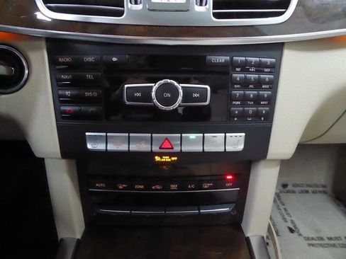 Used 2014 Mercedes-Benz E 350 4MATIC Sedan image 18