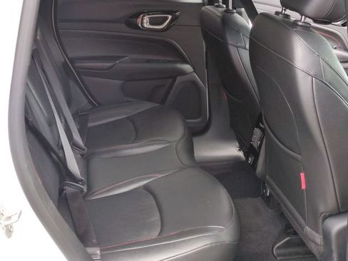 Used 2025 Jeep Compass Trailhawk AWD/4WD image 29