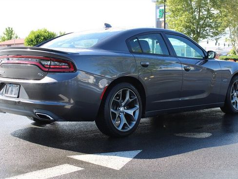 Used 2016 Dodge Charger R/T RWD image 9