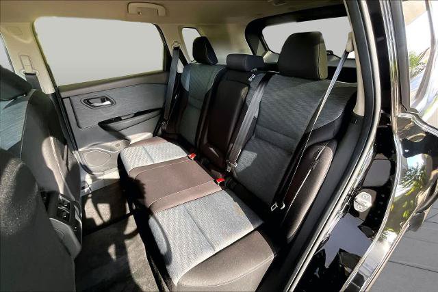 Certified 2023 Nissan Rogue SV FWD image 19