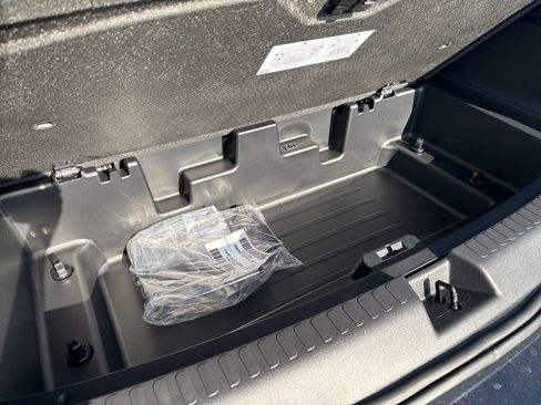 New 2026 GMC Acadia Denali Ultimate w/ LPO, Floor Liner Package AWD/4WD image 66