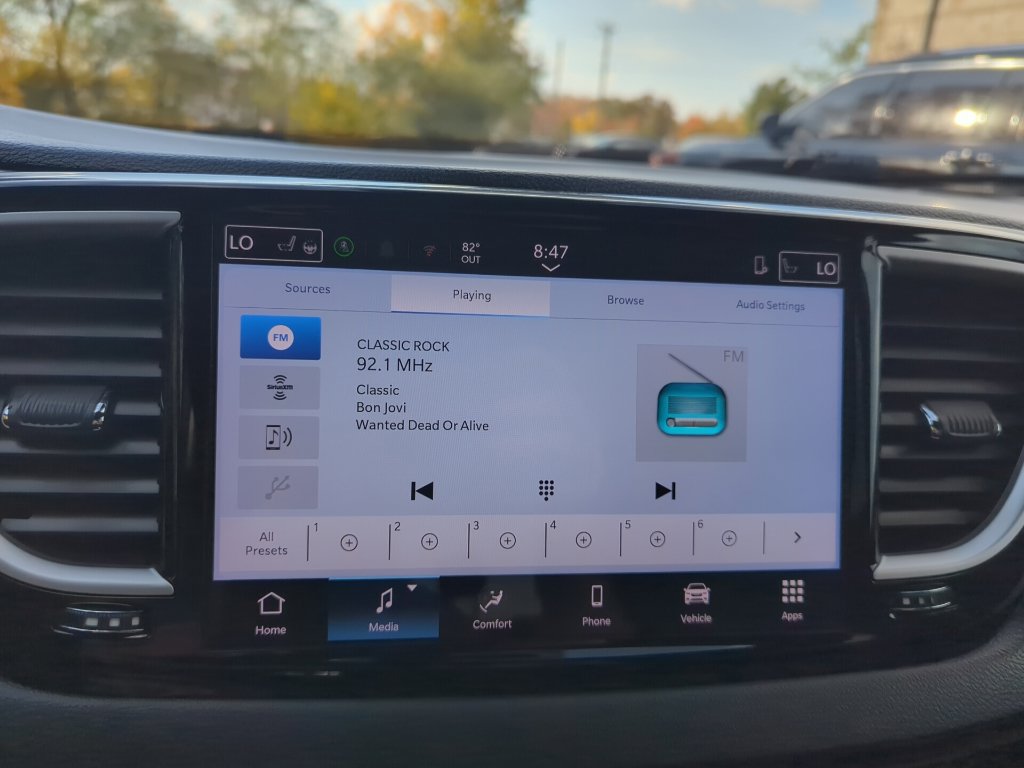Used 2025 Chrysler Pacifica Select FWD image 16