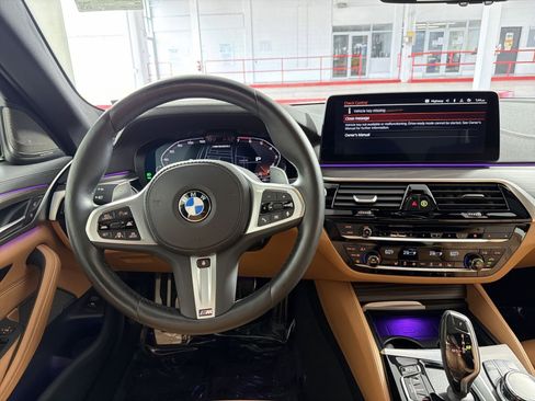 Used 2023 BMW M550i xDrive w/ Executive Package image 16