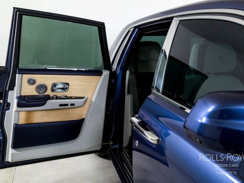 Used 2019 Rolls-Royce Phantom Sedan image 28