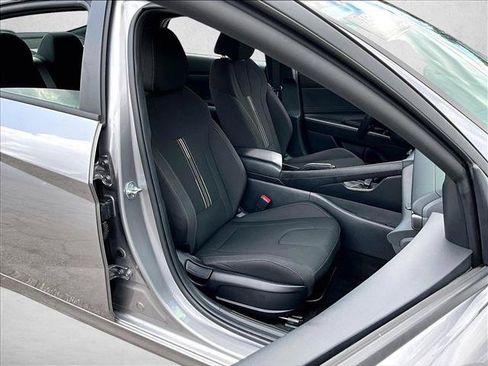 Used 2025 Hyundai Elantra Sport w/ Cargo Package FWD image 9