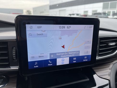 Used 2022 Ford Explorer Limited image 14