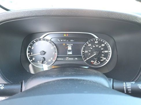 Used 2024 Nissan Frontier SL w/ Technology Package image 15