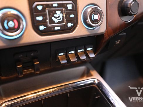 Used 2015 Ford F250 Lariat w/ Lariat Ultimate Package image 26