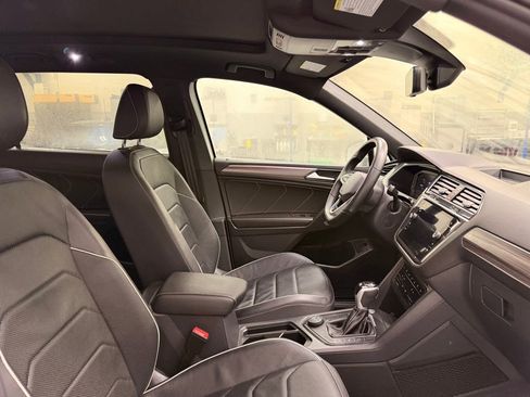 Used 2024 Volkswagen Tiguan SEL R-Line image 30