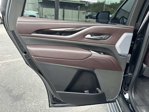 Certified 2022 Cadillac Escalade Premium Luxury Platinum w/ LPO, Radiant Package image 13