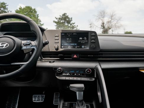 New 2026 Hyundai Elantra Sport FWD image 14