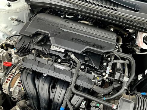 Used 2023 Hyundai Elantra SEL image 34