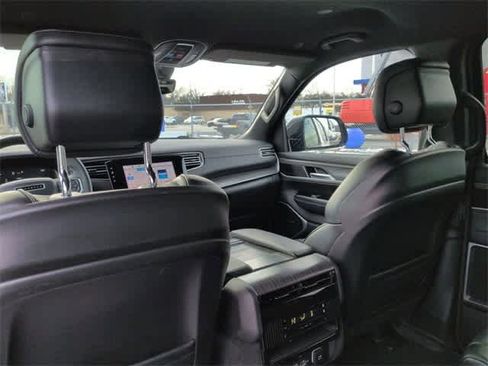 Used 2024 Jeep Wagoneer Series III image 17