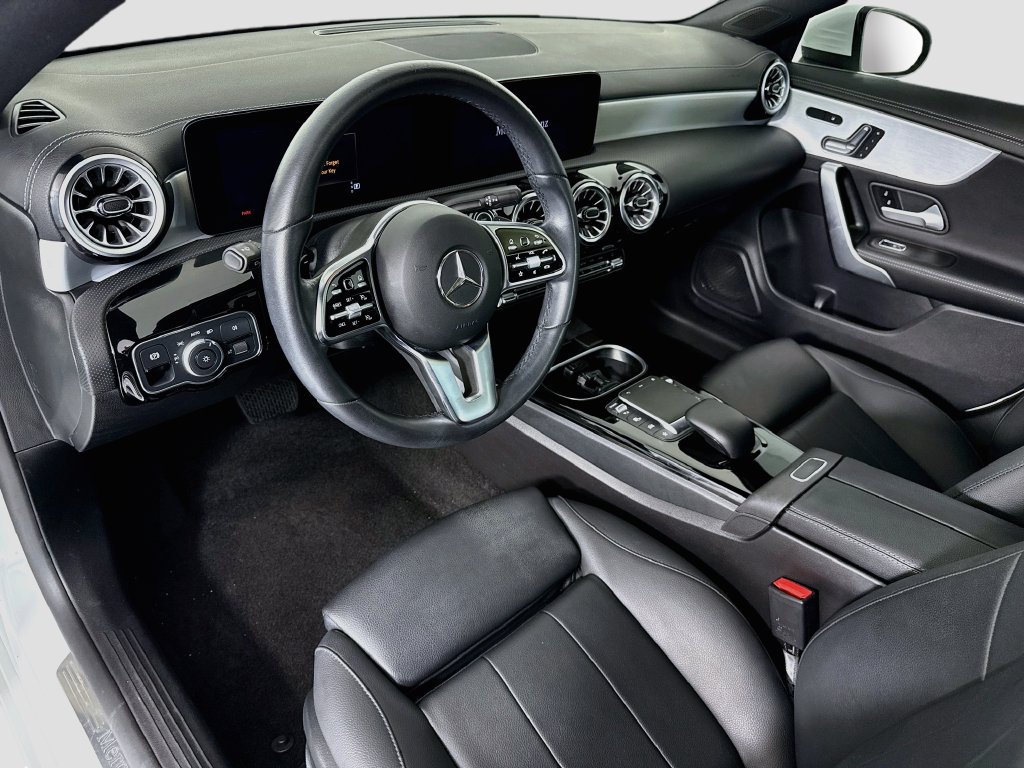 Used 2023 Mercedes-Benz CLA 250 image 9