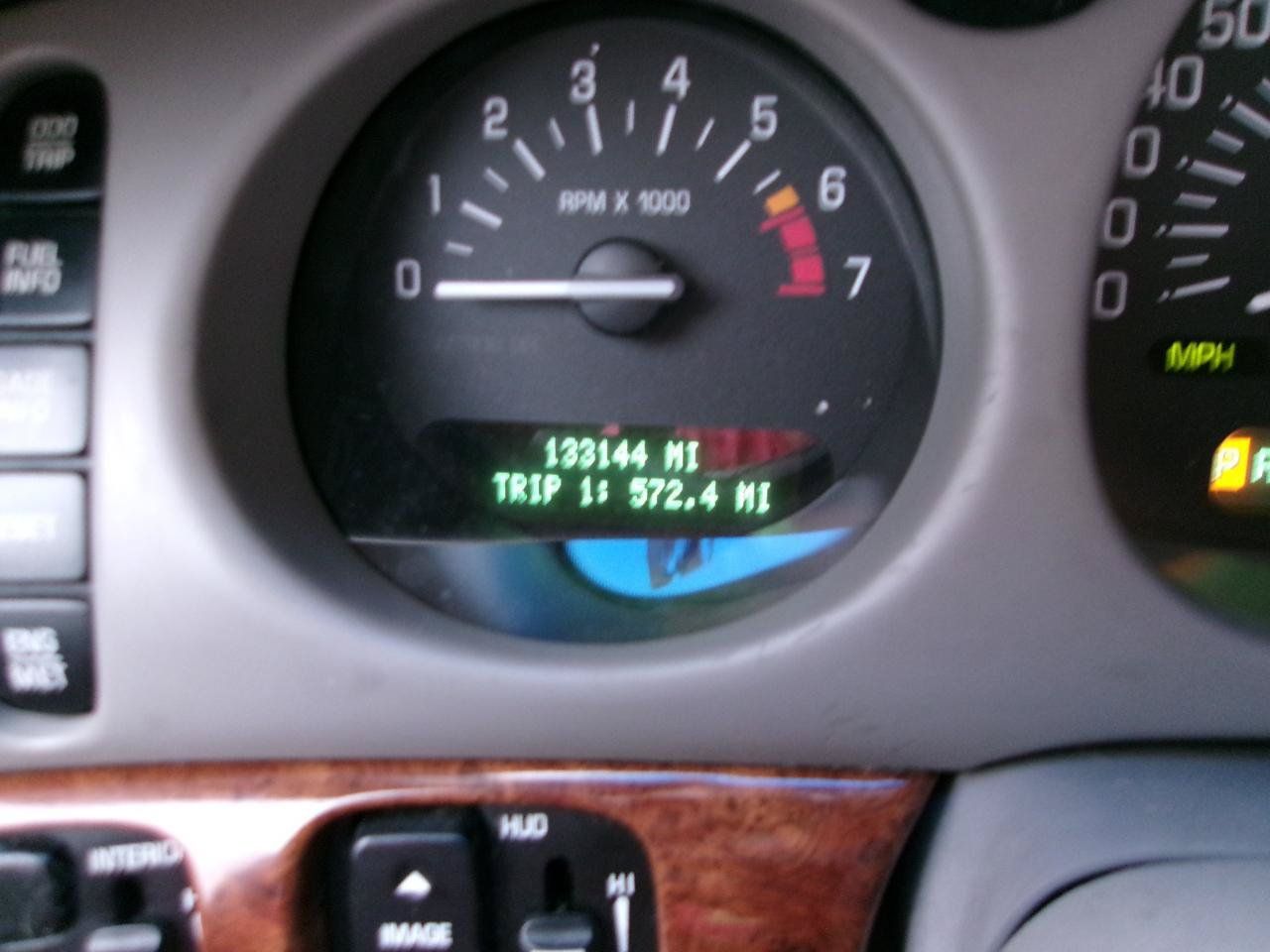 Used 2001 Buick Le Sabre Limited w/ Driver Confidence Pkg FWD image 2